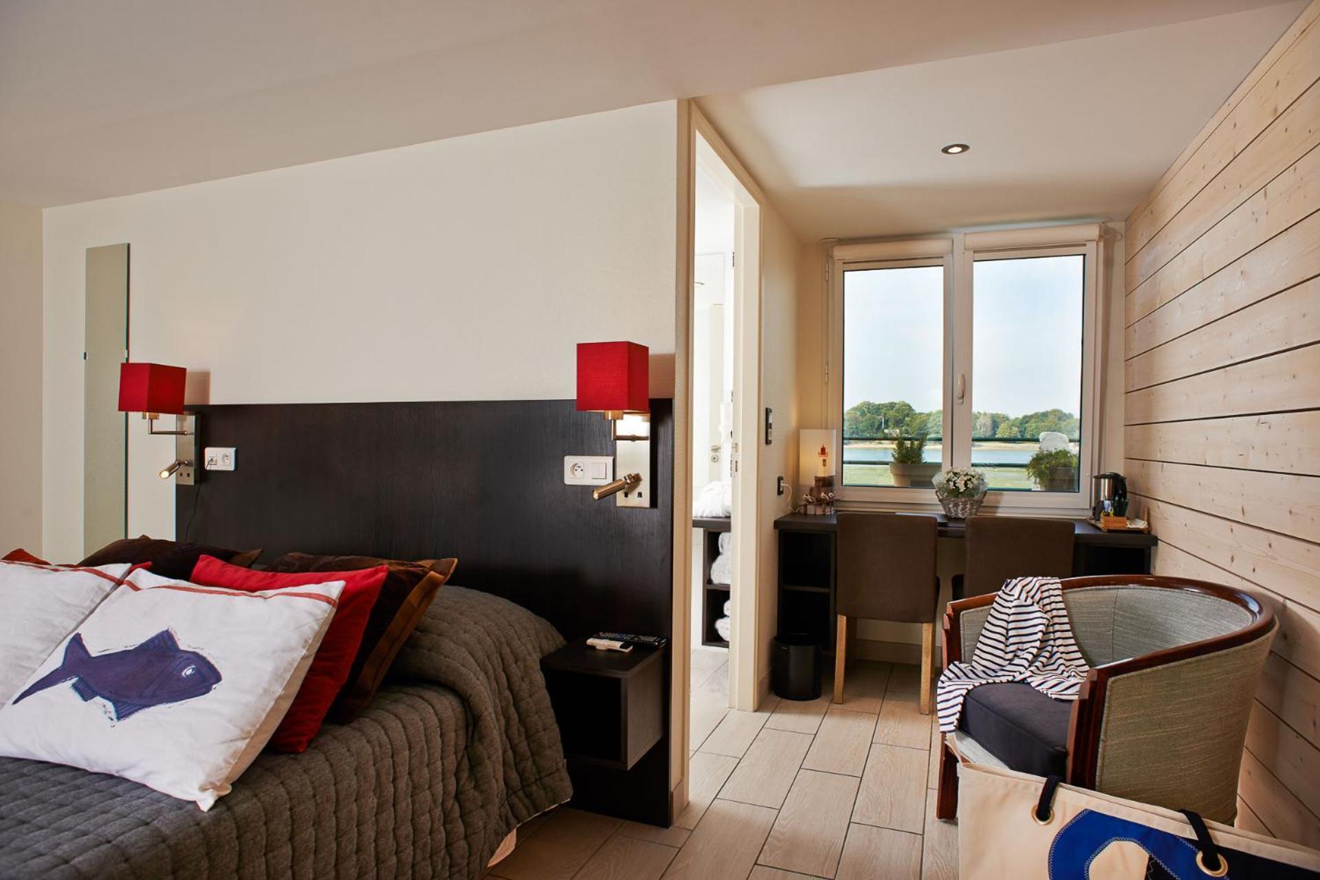 Logis De La Pointe Du Cap Coz Hotel