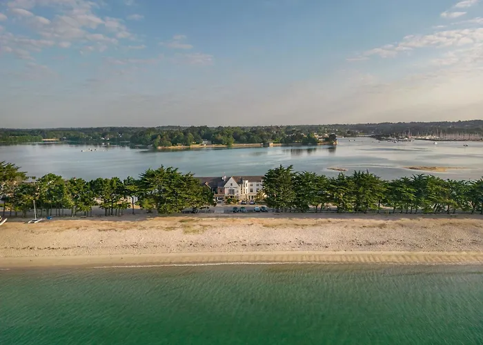 Logis Hotel De La Pointe Du Cap Coz