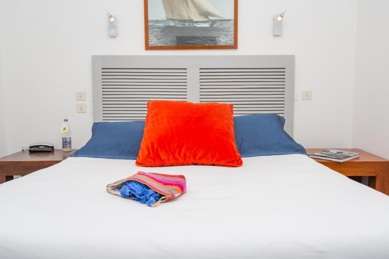 Hotel Logis De La Pointe Du Cap Coz